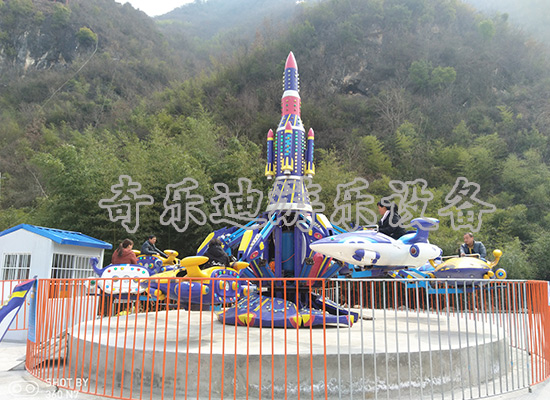 自控飛機(jī)現(xiàn)場(chǎng)實(shí)拍圖